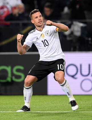 Fußball, Deutschland - England FUSSBALL INTERNATIONAL TESTSPIEL IN DORTMUND 22.03.2017 Deutschland - England Lukas Podolski (Deutschland)) bejubelt seinen Treffer zum 1:0. 