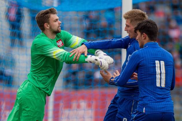 Bilder des Tages - SPORT 2017.03.23 Pila Pilka nozna Puchar Czterech Narodow u20 Polska - Wlochy N z Bartlomiej Dragowski Foto Pawel Jaskolka PressFocus 2017.03.23 Pila Football 4 Nations Cup under 20 Poland - Italy Credit: Pawel Jaskolka PressFocus NEWSPIX.PL --- Newspix.pl  20170323_PF_PJ053