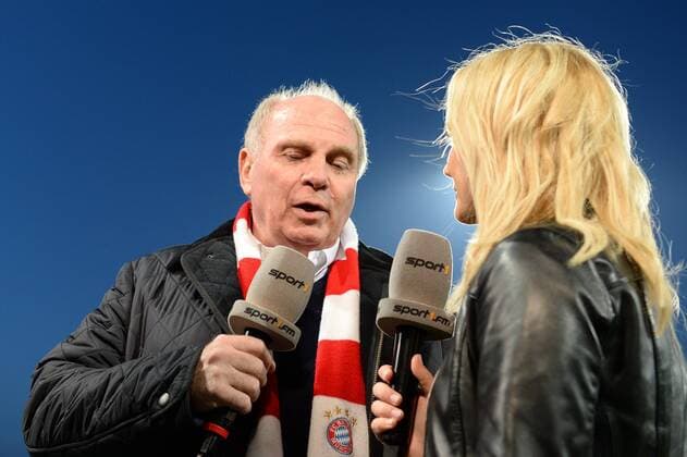 Präsident Uli Hoeneß (FC Bayern) beim Interview, TV, Fernsehen, Mikrofon, Fussball, UEFA Women s Champions League, FC Bayern München - Paris Saint-Germain, xslx