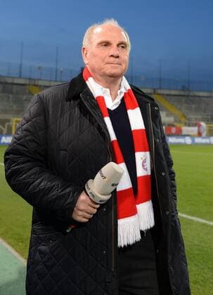 Präsident Uli Hoeneß (FC Bayern) beim Interview, TV, Fernsehen, Mikrofon Einzelbild, Aktion, Action Porträt, Portrait, Fussball, UEFA Women s Champions League, FC Bayern München - Paris Saint-Germain, xslx