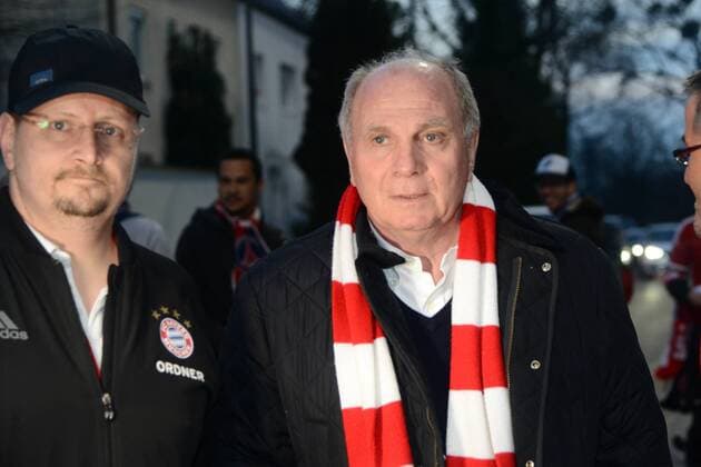 Uli Hoeness bei der Ankunft im Grünwalder Stadion München, 23.03.2017, Fussball, UEFA Women s Chamionsleague, FC Bayern München - Paris Saint-Germain, xKLx