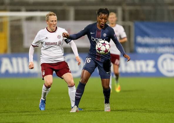 Muenchen, Germany, 23.03.2017, Champions League Viertelfinale, Frauen, FC Bayern Muenchen - Paris Saint-Germain, Melanie Behringer (FCB) und Grace Geyoro (PSG) im Zweikampf ( DeFodi507