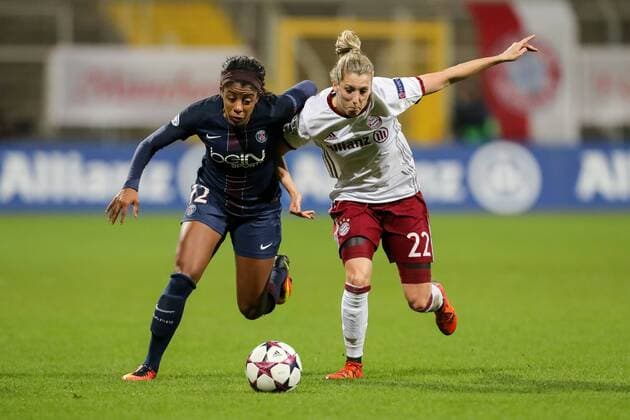 Muenchen, Germany, 23.03.2017, Champions League Viertelfinale, Frauen, FC Bayern Muenchen - Paris Saint-Germain, Ashley Lawrence (PSG) und Verena Faisst (FCB) im Zweikampf ( DeFodi507