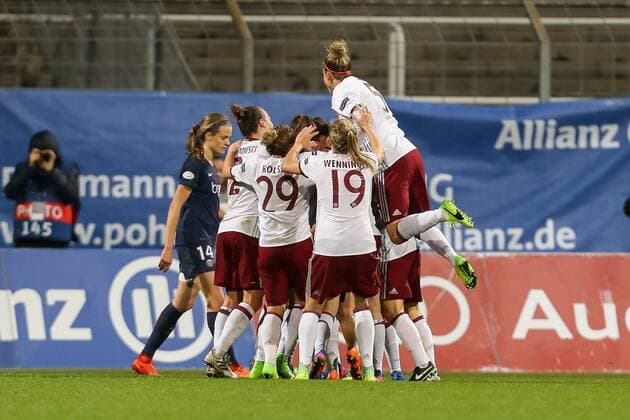 Muenchen, Germany, 23.03.2017, Champions League Viertelfinale, Frauen, FC Bayern Muenchen - Paris Saint-Germain, Tor zum 1:0 Torschuetze Vivianne Miedema (FCB) wird bejubelt ( DeFodi507