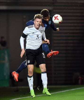 Fußball, U21 Länderspiel, Deutschland - England 24.03.2017, xhbx, Fussball Freundschaftsspiel, Deutschland U21 U 21 - England U21, emspor, v.l. Yannick Gerhardt (Deutschland U21), Mason Holgate (England U21) Wiesbaden