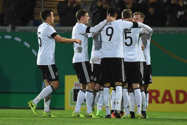 Fußball, U21 Länderspiel, Deutschland - England Fußball U 21 Länderspiel Deutschland - England am 24.03.2017 in der Brita-Arena in Wiesbaden Torjubel zum 1:0 durch Nadiem Amiri ( Deutschland ) xRx