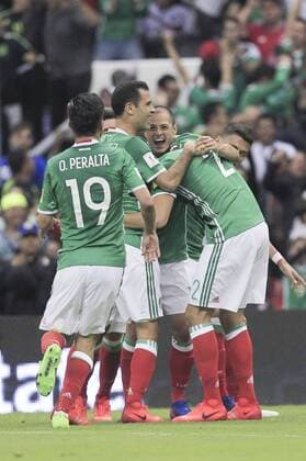 (170325) -- MEXICO CITY, March 25, 2017 -- Mexico s Javier Hernandez (2nd R) celebrates after scoring with his teammates during the qualifying match for 2018 Russia World Cup against Costa Rica in Mexico City, capital of Mexico, March 24, 2017. Str) (vf) (SP)MEXICO-MEXICO CITY-FOOTBALL-WORLD CUP QUALIFICATION e STR 