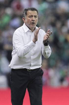 (170325) -- MEXICO CITY, March 25, 2017 -- Mexico s head coach Juan Carlos Osorio reacts during the qualifying match for 2018 Russia World Cup against Costa Rica in Mexico City, capital of Mexico, March 24, 2017. Str) (vf) (SP)MEXICO-MEXICO CITY-FOOTBALL-WORLD CUP QUALIFICATION e STR 