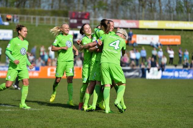 Jubel, Freuen, celebrate, happy, cheer , Goal Celebration VFL Wolfsburg 0:2, Fussball, Allianz Frauen-Bundesliga, MSV Duisburg - VFL Wolfsburg, xmkx