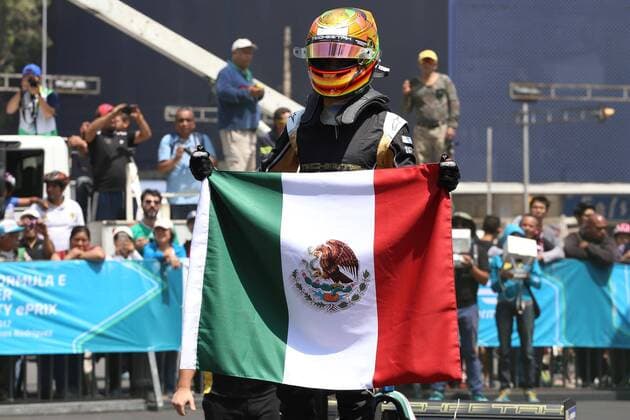 Formula E, Promotion Event mit Esteban Gutierrez in Mexiko-Stadt March 26, 2017 - Mexico - EUM20170326DEP05.JPG .CIUDAD DE MEXICO motor racing Motorsport Automovilismo-Formula E.- Aspectos del evento en el que el piloto mexicano Esteban Gutierrez condujo por primera vez el bolido que lo acompanara el resto de la temporada de la Formula E, en un recorrido organizado en el Paseo de la Reforma en la Ciudad de Mexico, este domingo 26 de marzo de 2017. Foto: Agencia EL UNIVERSAL AFBV Latin News - March 26, 2017  - ZUMAu78_ 20170326_zaf_u78_031 Copyright: xBerenicexFregosox