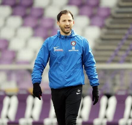 Aue, 24.03.2017, Erzgebirgsstadion, Fussball, FC Erzgebirge Aue , Training , Im Bild; Trainer Domenico Tedesco. ,