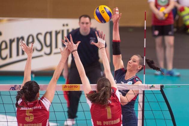 27.03.2017, xfrx, Volleyball Play-Off Viertelfinale, SC Potsdam - VC Wiesbaden, emspor v.l. Karolina Bednarova (VC Wiesbaden) Potsdam