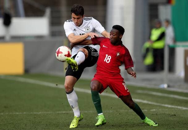 Deutschland, Stuttgart, Gazi-Stadion auf der Waldau, 28.03.2017, Fussball - Freundschaftsspiel - U21 U 21 - Deutschland - Portugal Bild: v. lk. Marc-Oliver Kempf (Deutschland, 15) und Carlos Mane (Portugal, 18) Copyright: HMBxMedia xHeikoxBecker