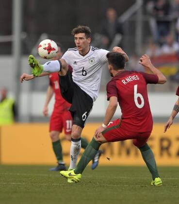 28.03.2017, Fussball U21 U 21 Länderspiel, Deutschland - Portugal, im Gazi-Stadion auf der Waldau, Stuttgart. v.li: Leon Goretzka (Deutschland) gegen Ruben Neves (Portugal) 