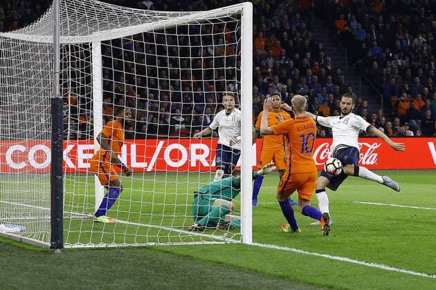 Leonardo Bonucci of Italy scoresduring the friendly match between Netherlands and Italy at the Amsterdam Arena on March 28, 2017 in Amsterdam, The Netherlands Netherlands v Italy Friendly match 2016 2017 xVIxxIVx 7445884