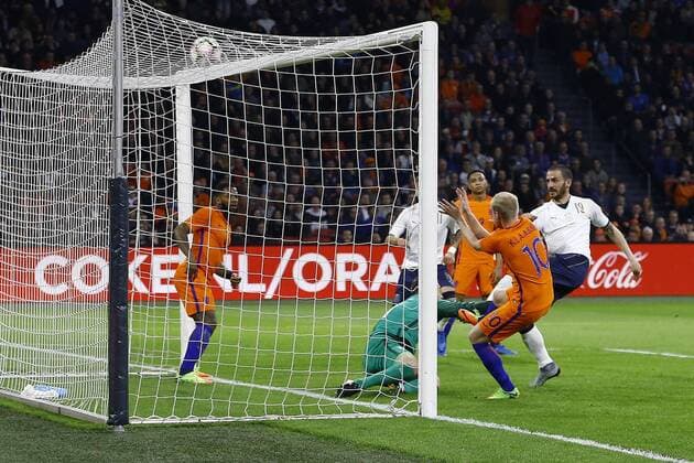 Leonardo Bonucci of Italy scoresduring the friendly match between Netherlands and Italy at the Amsterdam Arena on March 28, 2017 in Amsterdam, The Netherlands Netherlands v Italy Friendly match 2016 2017 xVIxxIVx 7445885