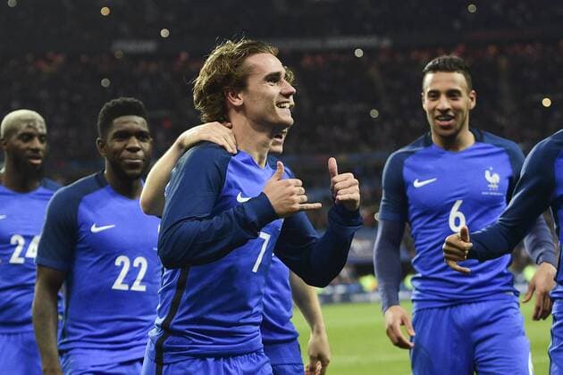 Fußball, Frankreich - Spanien joie des joueurs de la France apres le but refuse de Antoine Griezmann (France) FOOTBALL : France vs Espagne - Match Amical- St Denis - 28 03 2017 JBAutissier Panoramic 