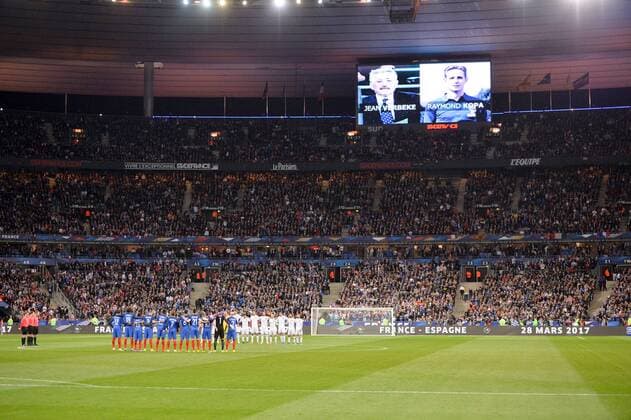 ILLUSTRATION - MINUTE DE SILENCE EN HOMMAGE A JEAN VERBEKE ET RAYMOND KOPA - SUPPORTERS - TRIBUNES FOOTBALL : France vs Espagne - Match Amical - 28 03 2017 AnthonyBIBARD FEP Panoramic 