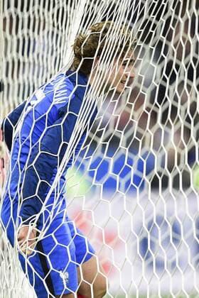 Antoine Griezmann (France) dans les filets FOOTBALL : France vs Espagne - Match Amical- St Denis - 28 03 2017 JBAutissier Panoramic 