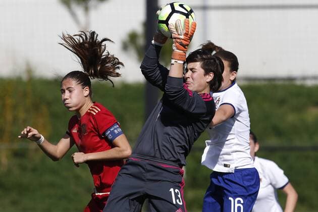 March 28, 2017 - Oeiras, Lisbon, Portugal - Laia Aleixandri and Catalina Coll of Spain during the UEFA U17 U 17 Women s Championship Qualifier match between Spain and Portugal at Cidade do Futebol stadium on March 28, 2017 in Oeiras, Portugal. Spain v Portugal - UEFA U17 Women s Championship  - ZUMAn230 20170328_zaa_n230_252 Copyright: xFilipexAmorimx