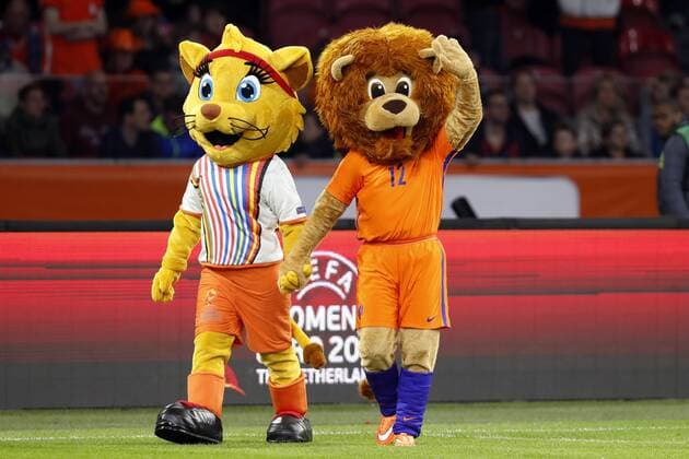 (L-R) mascotte Kicky of WEURO2017, mascotte Dutchyduring the friendly match between Netherlands and Italy at the Amsterdam Arena on March 28, 2017 in Amsterdam, The Netherlands Netherlands v Italy Friendly match 2016 2017 xVIxxIVx 7447445