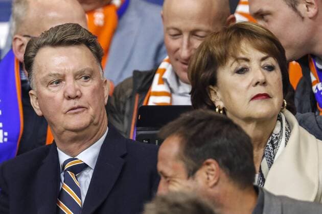 (L-R) Louis van Gaal, Truus van Gaalduring the friendly match between Netherlands and Italy at the Amsterdam Arena on March 28, 2017 in Amsterdam, The Netherlands Netherlands v Italy Friendly match 2016 2017 xVIxxIVx 7447451