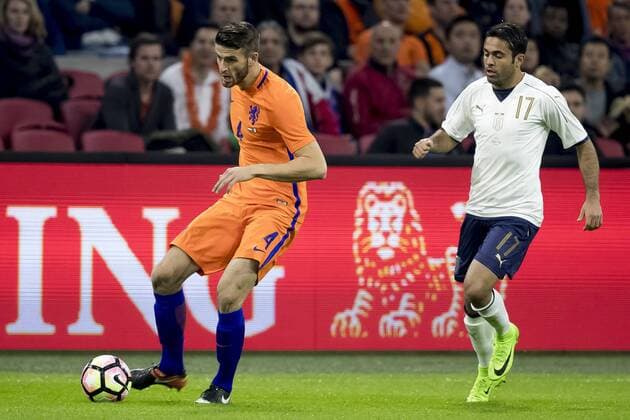28.03.2017, Amsterdam Arena, Amsterdam, NED, Testspiel, Niederlande vs Italien, im Bild Wesley Hoedt of Netherlands (L), Citadin Martins Eder of Italy (R) Wesley Hoedt of Netherlands (L), Citadin Martins Eder of Italy (R) during the International Friendly Länderspiel Football Match between Netherlands and Italy at the Amsterdam Arena in Amsterdam, Netherlands on 2017 03 28. Amsterdam  EP_fil  