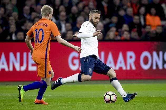 28.03.2017, Amsterdam Arena, Amsterdam, NED, Testspiel, Niederlande vs Italien, im Bild Daniele De Rossi of Italy (R), Davy Klaassen of Netherlands (L) Daniele De Rossi of Italy (R), Davy Klaassen of Netherlands (L) during the International Friendly Länderspiel Football Match between Netherlands and Italy at the Amsterdam Arena in Amsterdam, Netherlands on 2017 03 28. Amsterdam  EP_fil  