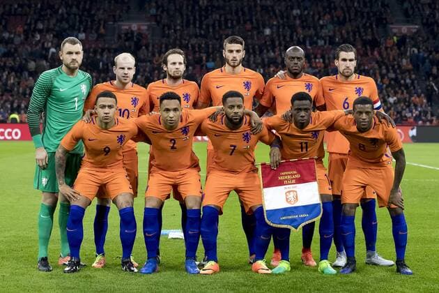 28.03.2017, Amsterdam Arena, Amsterdam, NED, Testspiel, Niederlande vs Italien, im Bild teamphoto Netherlands, u L_R Jeroen Zoet of Netherlands, Davy Klaassen of Netherlands, Daley Blind of Netherlands, Wesley Hoedt of Netherlands, Bruno Martins Indi of Netherlands, Kevin Strootman of Netherlands, down L-R Memphis Depay of Netherlands, Kenny Tete of Netherlands, Jeremain Lens of Netherlands, Quincy Promes of Netherlands, Georginio Wijnaldum of Netherlands teamphoto Netherlands, u L_R Jeroen Zoet of Netherlands, Davy Klaassen of Netherlands, Daley Blind of Netherlands, Wesley Hoedt of Netherlands, Bruno Martins Indi of Netherlands, Kevin Strootman of Netherlands, down L-R Memphis Depay of Netherlands, Kenny Tete of Netherlands, Jeremain Lens of Netherlands, Quincy Promes of Netherlands, Georginio Wijnaldum of Netherlands during the International Friendly Länderspiel Football Match between Netherlands and Italy at the Amsterdam Arena in Amsterdam, Netherlands on 2017 03 28. Amsterdam EP_fil