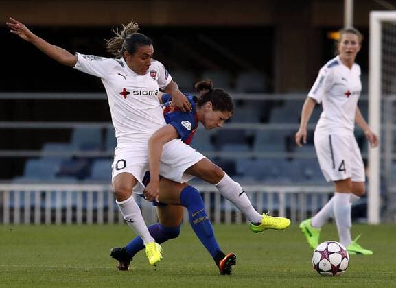 Fußball, Damen, CL, FC Rosengard - FC Barcelona FC Barcelona Barca s player Vicky Losada (R) fights for the ball with Brazilian striker Marta (L) of FC Rosengard during the Champions League quarters final second leg match played at Mini Estadi stadium of Barcelona, Catalonoa, Spain on 29 March 2017. FC BARCELONA VS FC ROSENGARD !ACHTUNG: NUR REDAKTIONELLE NUTZUNG!  Copyright: xAlbertoxEstevezx 20170329-636264141529919492