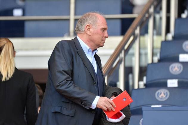 Uli Hoeness beim Betreten des Stadion Parc des Princes Paris, Frankreich, 29.03.2017, Fussball, UEFA Women s Champions League, Paris Saint-Germain - FC Bayern Muenchen, xklx