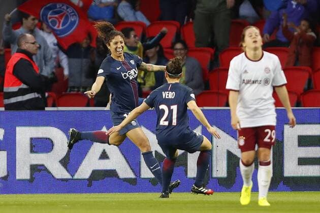 joie Rozeira Cristiane (PSG) avec Veronica Boquete (PSG) FOOTBALL : Paris Saint Germain vs Bayern Munich - Ligue des Champions - 29 03 2017 GwendolineLeGoff Panoramic 