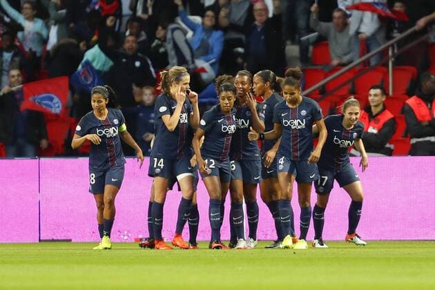 joie Rozeira Cristiane (PSG) avec equipe FOOTBALL : Paris Saint Germain vs Bayern Munich - Ligue des Champions - 29 03 2017 GwendolineLeGoff Panoramic 