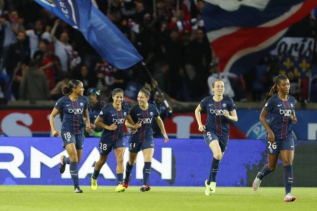 joie Shirley Cruz (PSG) avec equipe FOOTBALL : Paris Saint Germain vs Bayern Munich - Ligue des Champions - 29 03 2017 GwendolineLeGoff Panoramic 