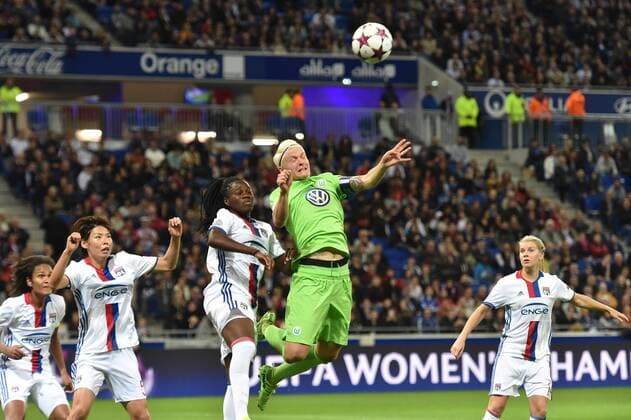 Griedge M Bock Bathy (lyon) vsNille Fischer (wolfsburg) SOCCER : Olympique Lyon vs VfL Wolfsburg - Champions League - Damen Frauenfussball - Viertelfinale - 29 03 2017 FredericChambert Panoramic 