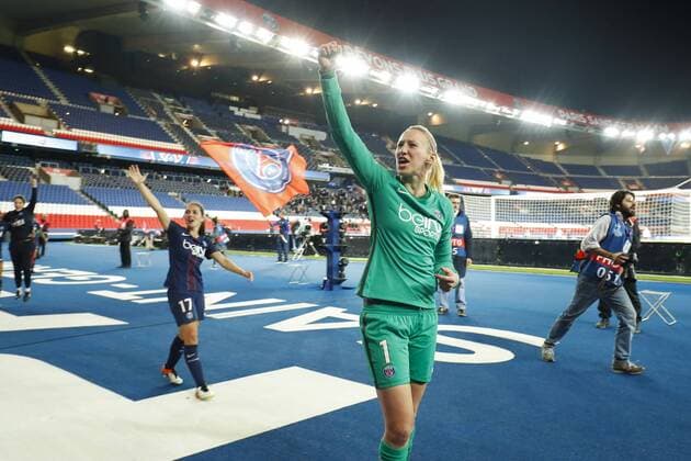 joie Katarzyna KIEDRZYNEK ( Gardien goal PSG) FOOTBALL : Paris Saint Germain vs Bayern Munich - Ligue des Champions - 29 03 2017 GwendolineLeGoff Panoramic 