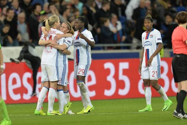 Joie de Camille Abilly et de ses coequipieres (lyon) SOCCER : Lyon vs Zurich - Ligue des champions feminine - 1 4 de finale - 29 03 2017 FredericChambert Panoramic 