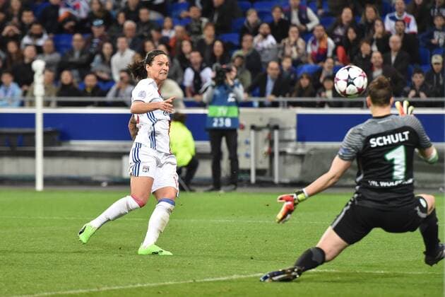 Themen der Woche - SPORT Dzsenifer Marozsan (lyon) vs Almuth Schult (wolfsburg) SOCCER : Lyon vs Zurich - Ligue des champions feminine - 1 4 de finale - 29 03 2017 FredericChambert Panoramic 