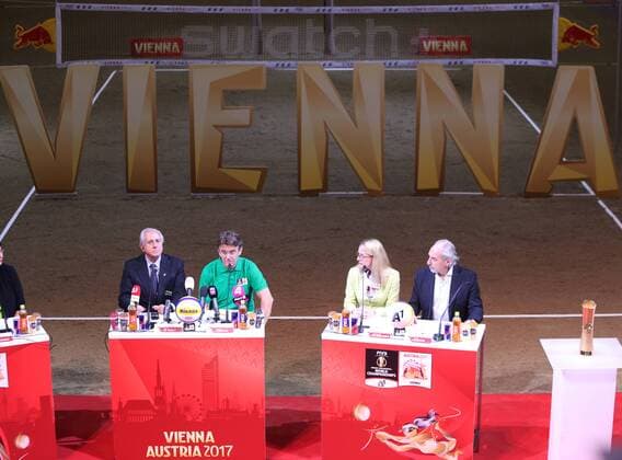 Beach volleyball Beachvolleyball - FIVB, press conference PK Pressekonferenz VIENNA,AUSTRIA,30.MAR.17 - VOLLEYBALL - FIVB Beach Volleyball World Championships, Kick-Off, press conference. Image shows president Ary Graca (FIVB), CEO Hannes Jagerhofer (Beach Majors GmbH), CEO Margarete Schramboeck (A1 Telekom Austria AG) and president Peter Kleinmann (OEVV). GEPAxpictures xChristianxOrt