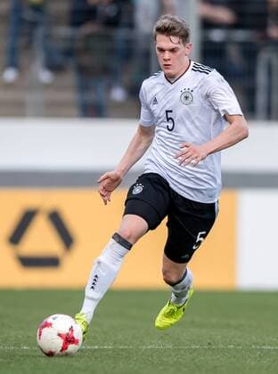 28. Maerz 2017: Stuttgart, Fussball Testspiel U21 U 21 Deutschland - Portugal: Deutschlands Matthias Ginter am Ball.