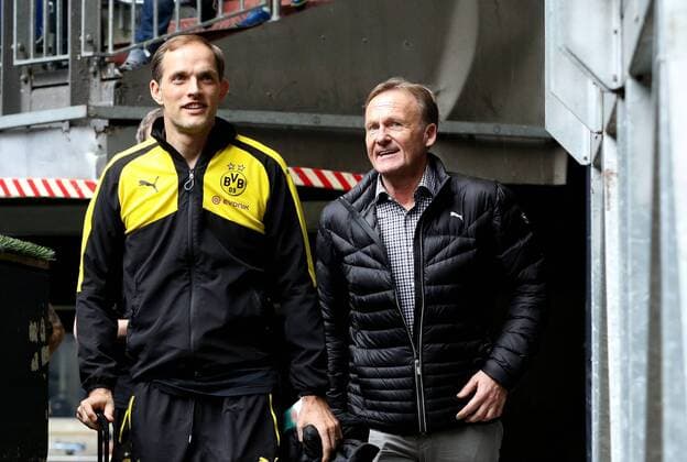 Thomas Tuchel - Stationen als Trainer, Borussia Dortmund 2015 - 2017 Cheftrainer Thomas Tuchel (Borussia Dortmund) und Hans-Joachim Watzke (Geschäftsführer bei Borussia Dortmund) beim BL-Spiel (Saison 2016 17) FC Schalke 04 - Borussia Dortmund. Copyright Thomas Pakusch