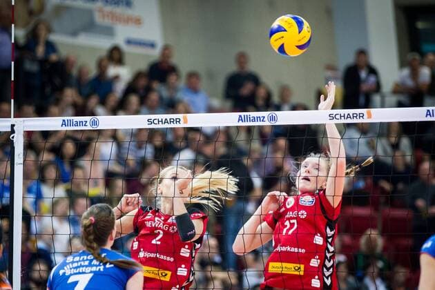 Block Doppelblock Mareen Apitz (2 DSC) und Amber Rolfzen (17 DSC); 1. Volleyball Bundesliga Play-Off Halbfinale: Allianz MTV Stuttgart vs Dresdner SC, SCHARRena, Stuttgart Germany, 20170401; Stuttgart Copyright: xWuechner Eibner-Pressefotox EP_NWR