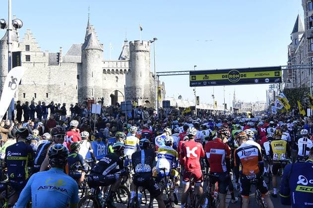 Radsport, Flandern-Rundfahrt Illustration picture shows the start of the 101st edition of the Ronde van Vlaanderen - Tour des Flandres - Tour of Flanders one day cycling race, 260km from Antwerp to Oudenaarde, Sunday 02 April 2017. DIRKxWAEM  x05076061x