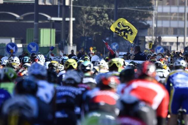 Radsport, Flandern-Rundfahrt Illustration picture shows the start of the 101st edition of the Ronde van Vlaanderen - Tour des Flandres - Tour of Flanders one day cycling race, 260km from Antwerp to Oudenaarde, Sunday 02 April 2017. DIRKxWAEM  x05076062x