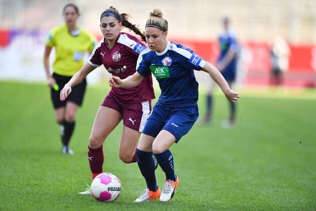 Zweikampf Manjou Wilde (SGS Essen) (8) Svenja Huth (Turbine Potsdam) (9), Fussball, Allianz Frauen-Bundesliga, SGS Essen - Turbine Potsdam, xmkx