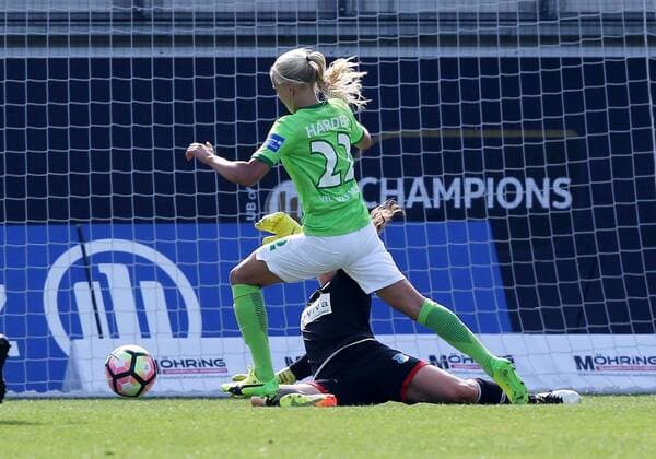 Pernille Harder (VfL Wolfsburg, 22), Martina Tufekovic (TSG 1899 Hoffenheim)