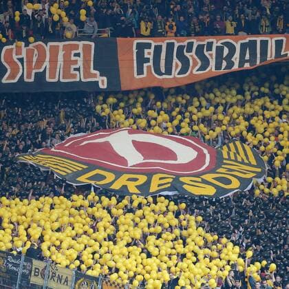 Bilder des Tages - SPORT SG Dynamo Fans, VfB Stuttgart vs.SG Dynamo Dresden, 2.Bundesliga, Fussball, 02.04.2017, Stuttgart Copyright: xLangerx xEibner-Pressefotox EP_HLR