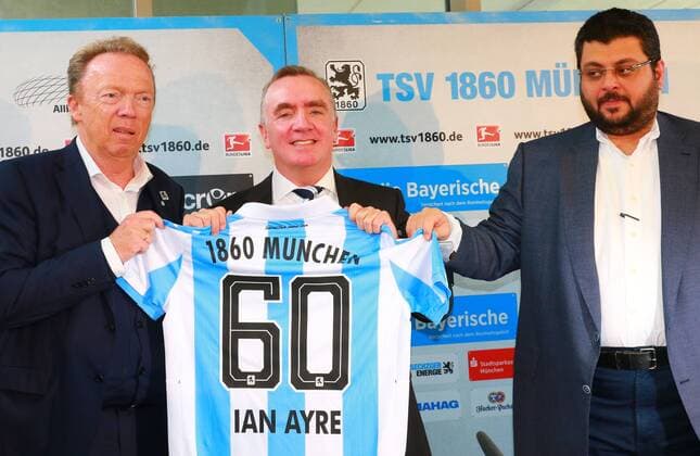 Neuer Geschäftsführer Ian Ayre, Präsident Peter Cassalette, Investor Hasan Ismaik - Ttrikotvorstellung Fussball 2.BL 03.04.2017 TSV 1860 München Neuer Geschäftsführer Ian Ayre