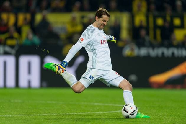 Dortmund, Germany 04.04.2017, 1. Bundesliga 27. Spieltag, BV Borussia Dortmund - Hamburger SV, Torwart Rene Adler (HSV) in aktion ( DeFodi001