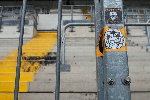 Bilder des Tages - SPORT Keine Zuschauer im K-Block: Nach dem Urteil des DFB-Bundesgerichts müssen die Blöcke K1 bis K5 für das Spiel geschlossen bleiben, was 9.055 Stehplätze betrifft; SG Dynamo Dresden - 1. FC Heidenheim 1846; Fußball; 2. Liga; Saison 2016 2017; 27. Spieltag; DDV-Stadion; Dresden; 05. April 2017;